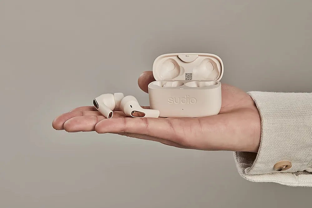 Studio E2 Bluetooth Earbuds – Wireless, Strong Bass & Long Battery
